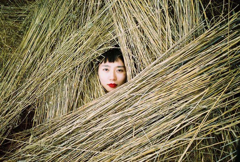 摄影新锐艺术家任航,打破沉默的人,于理想国中永存 - 知乎