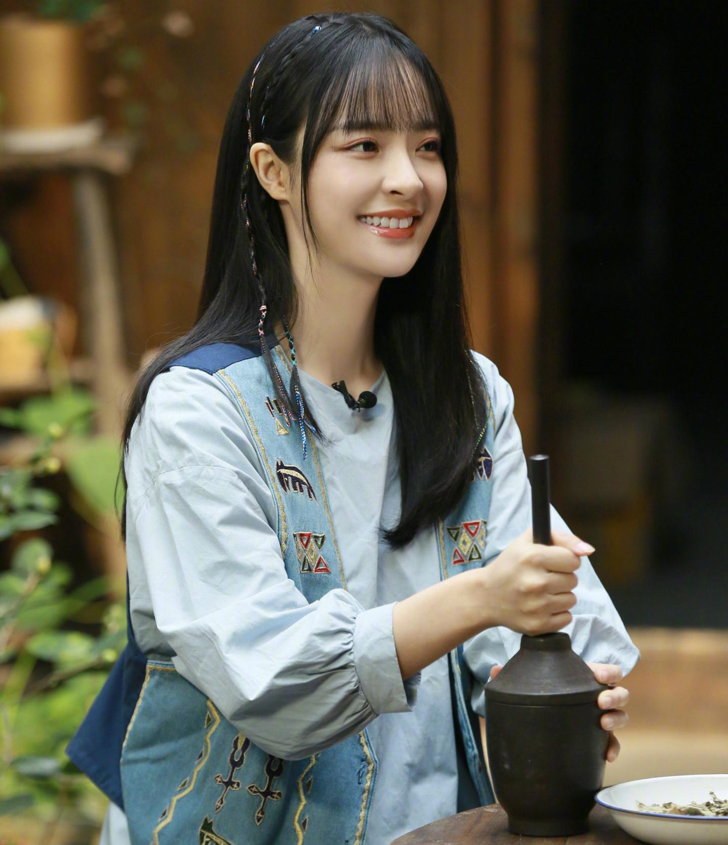 从主持人到唱作人李莎旻子无惧骂声冒险且期待