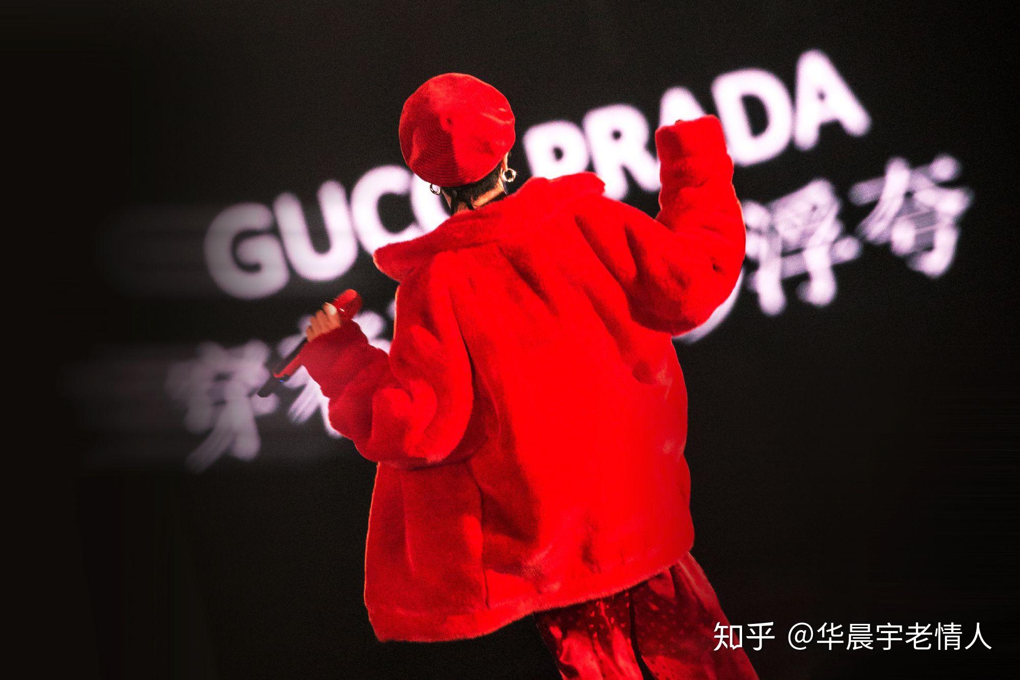 有没有华晨宇的背影图