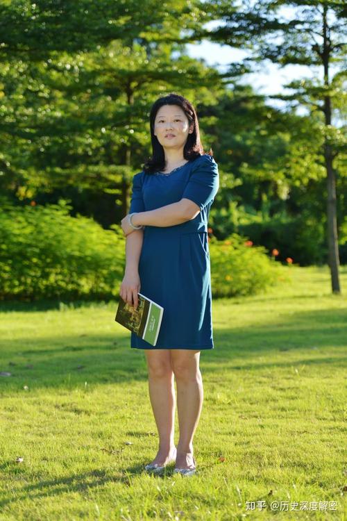 除非找到特别痛爱自己的人,难!50岁的离婚女人不