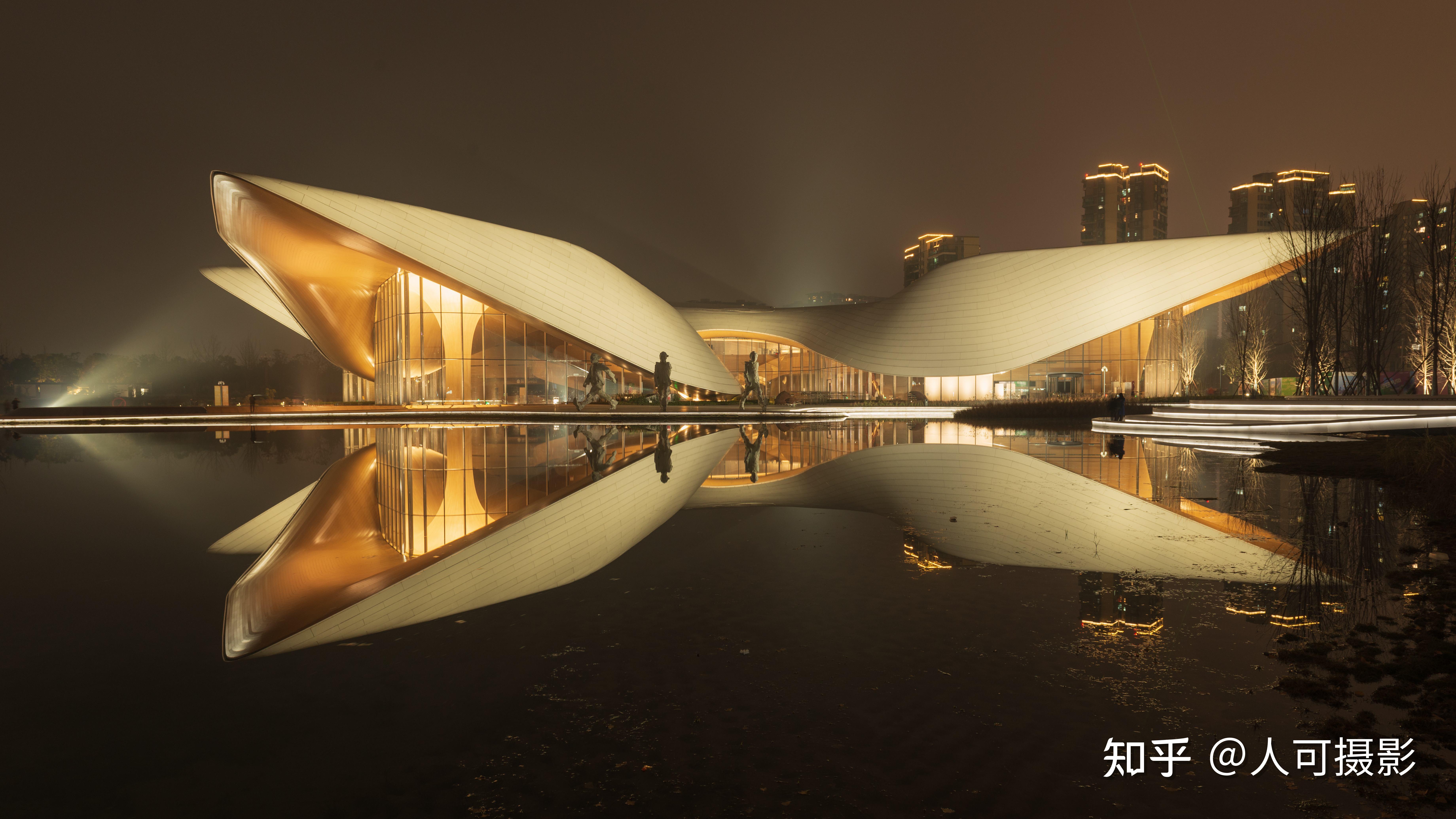 为什么成都天府艺术公园会成为网红打卡地