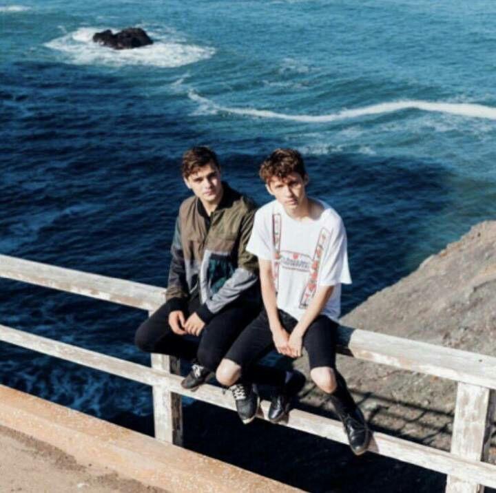 你们怎么评价小马丁和戳爷合作的歌There for