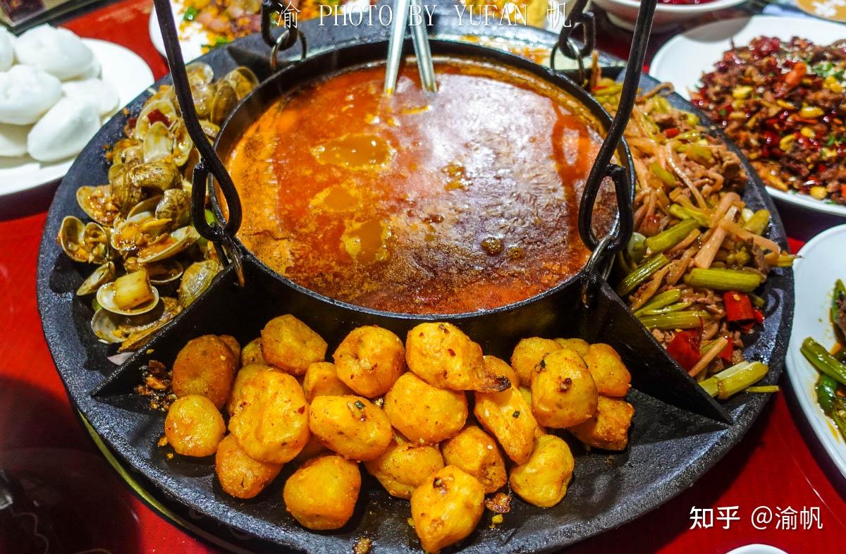 品尝土家吊锅宴感受湖北恩施的特色餐饮文化看着就垂涎三尺