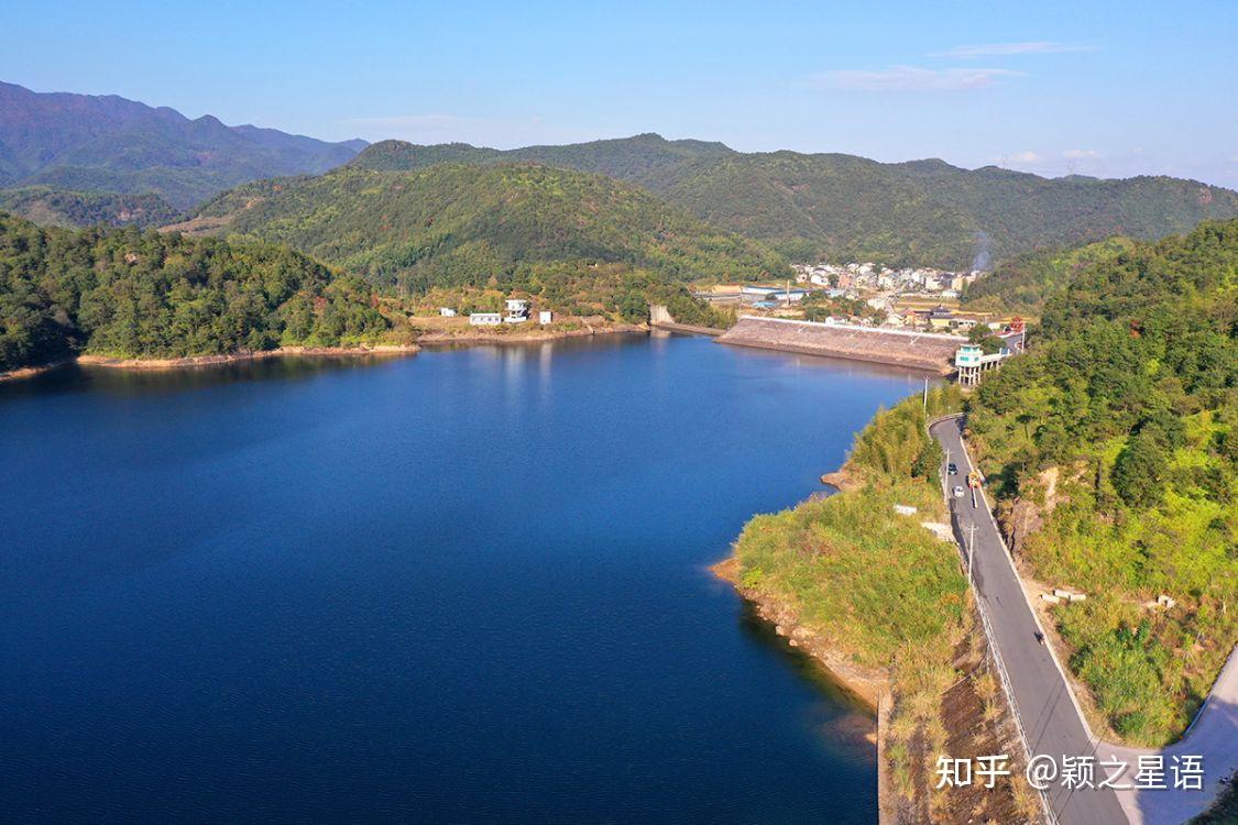 黄坛水库,始建于1958年,先后在1989年和2013年除险加固,坝址位于黄坛