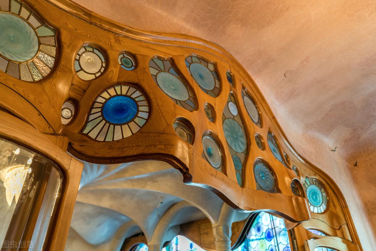 巴塞罗那,建筑"鬼才"托起的艺术之城