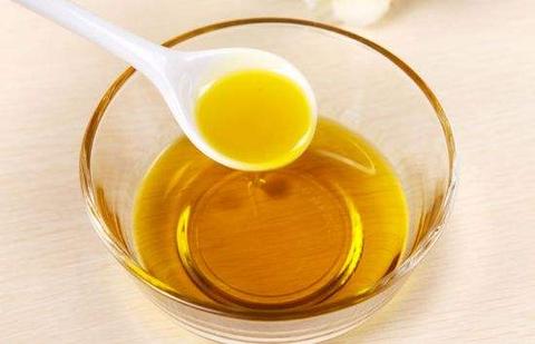 有一部分的延时喷剂成份是麻醉剂,一般用的是苯佐卡因或利多卡因.