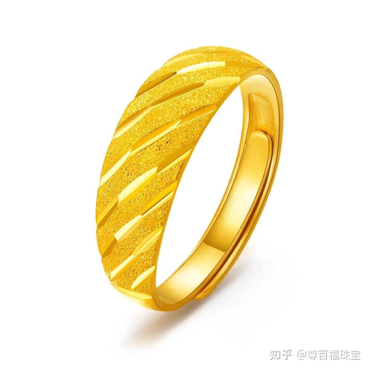 像蛇肚一样饱满,表面雕刻上精美花纹作为装饰,一般多为黄金戒指,多