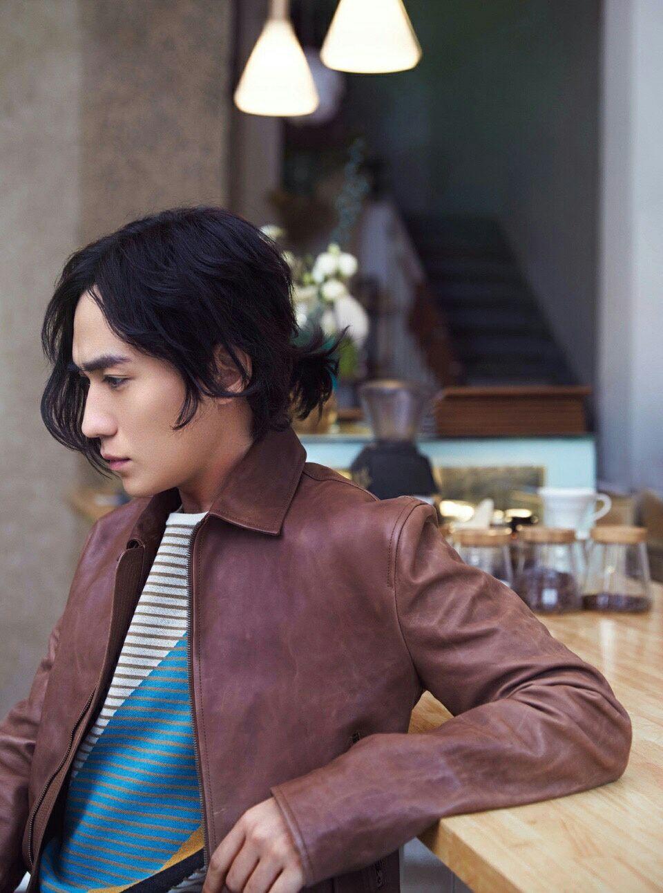 如何评价朱一龙的长相?