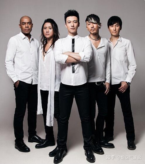 河南新空气演出伟大信仰信乐团上海演唱会4月20日上海静安体育馆开唱