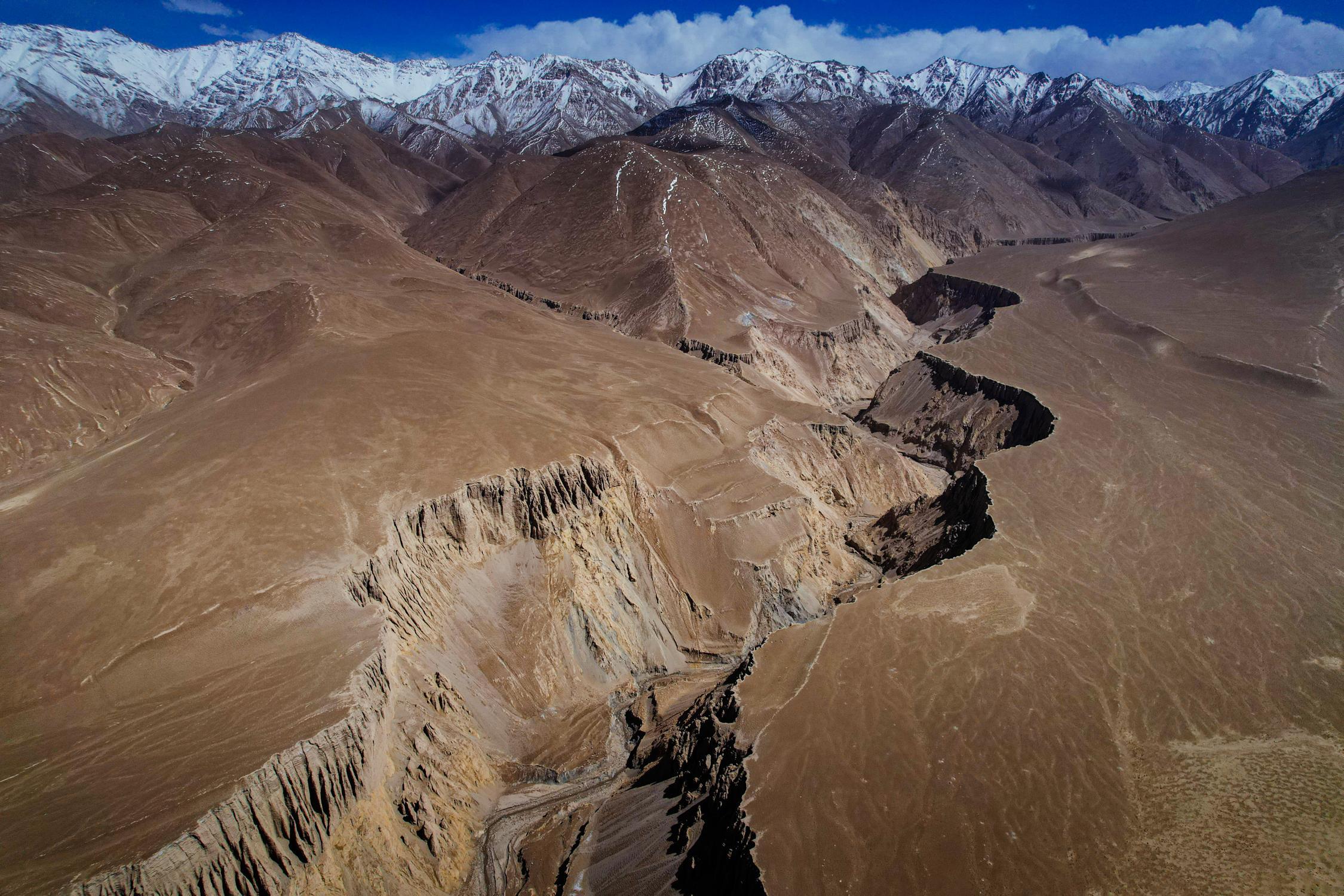 旅行在藏北羌塘无人区，一错再措的神秘大河谷 - 知乎