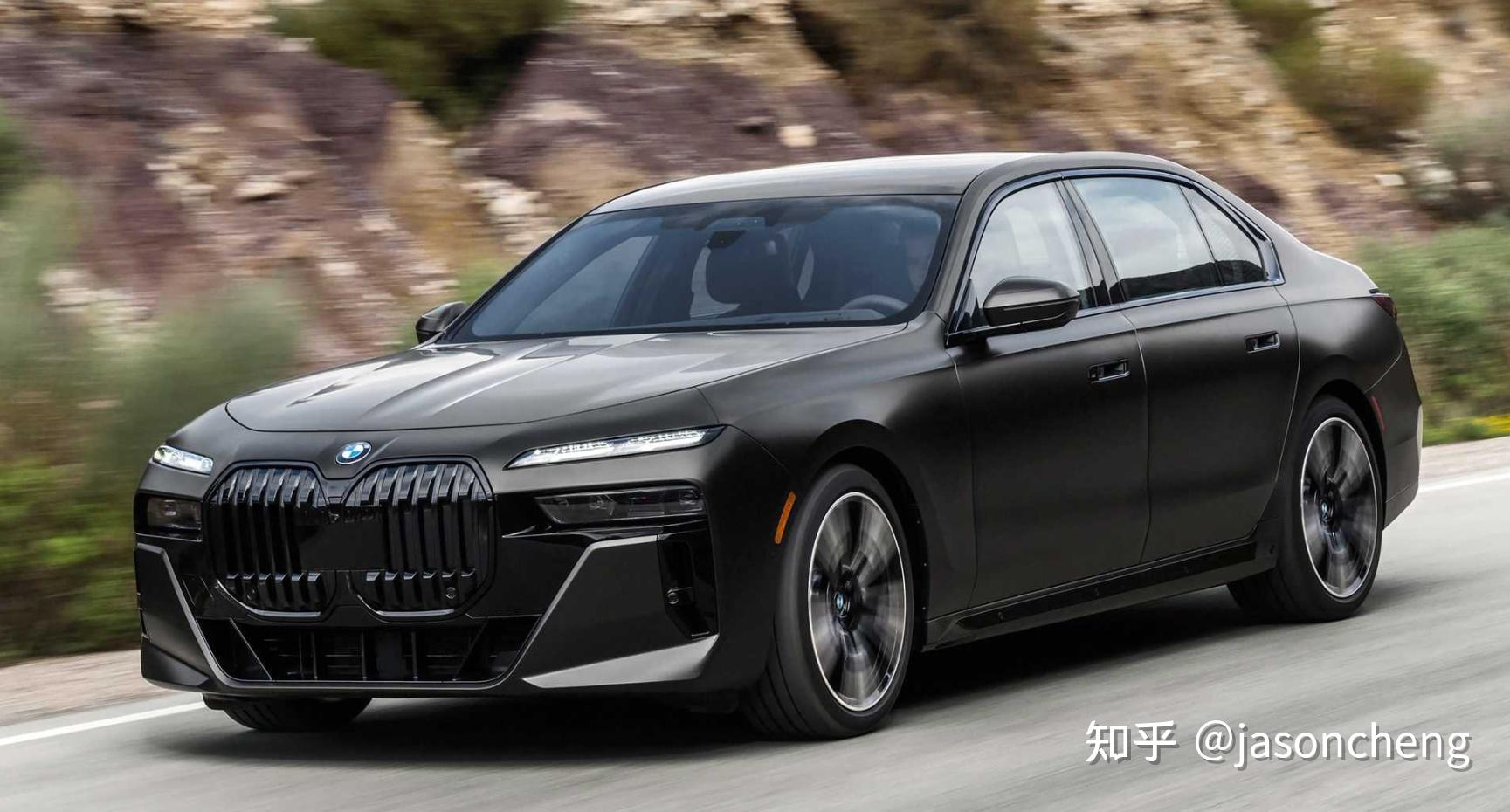 第六代宝马7系是基于clar平台打造,充分展现出车企在造车方面轻量化