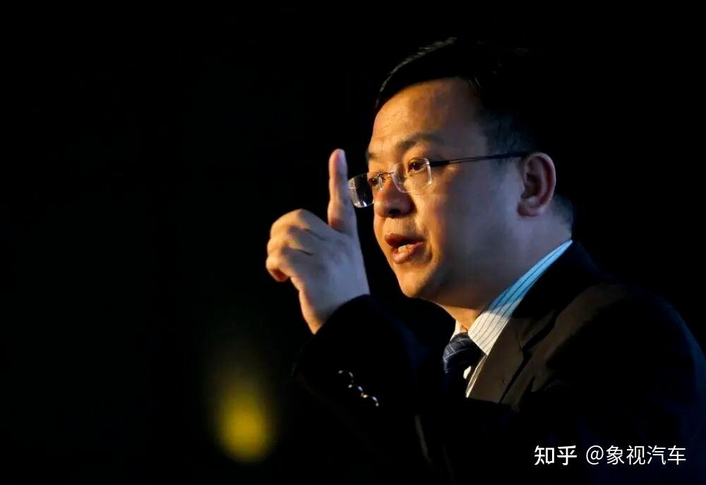 王传福连开两枪！比亚迪销量爆了，今年将加冕新王座