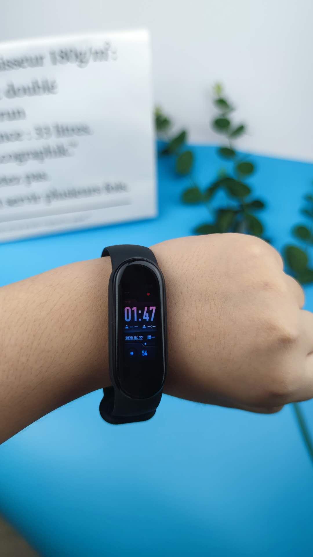 小米手环5多久充满 v2-24a89aca847bea826b2e48be5914d1ae_r.jpg