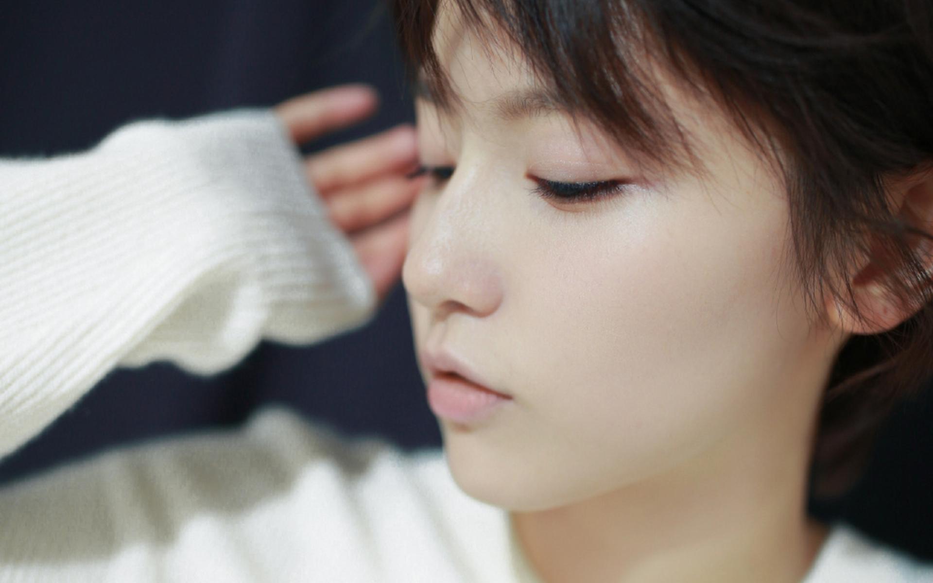 谁有诸葛大力 成果的电脑壁纸啊 求求求?