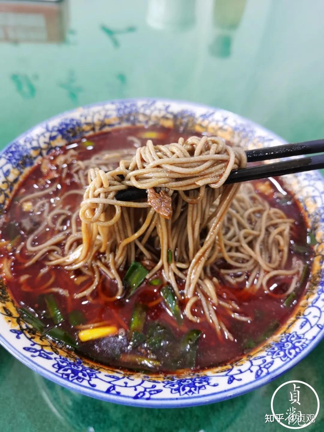 一碗羊肉饸饹就让韩城人回了快乐老家