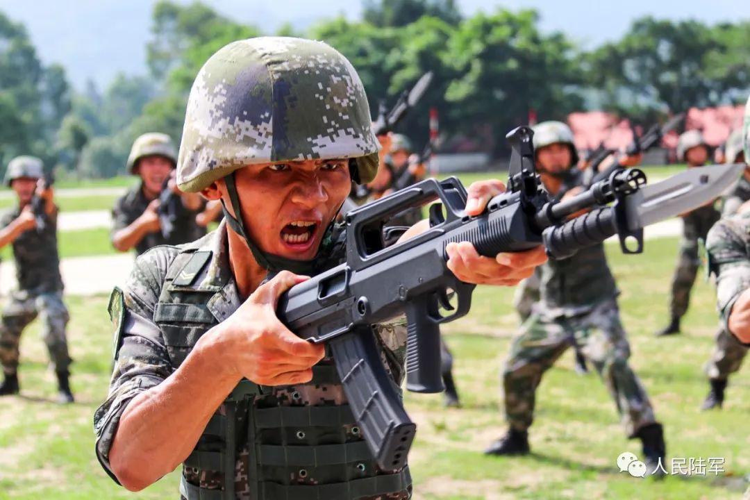 奋斗的青春看陆军青年最美青春