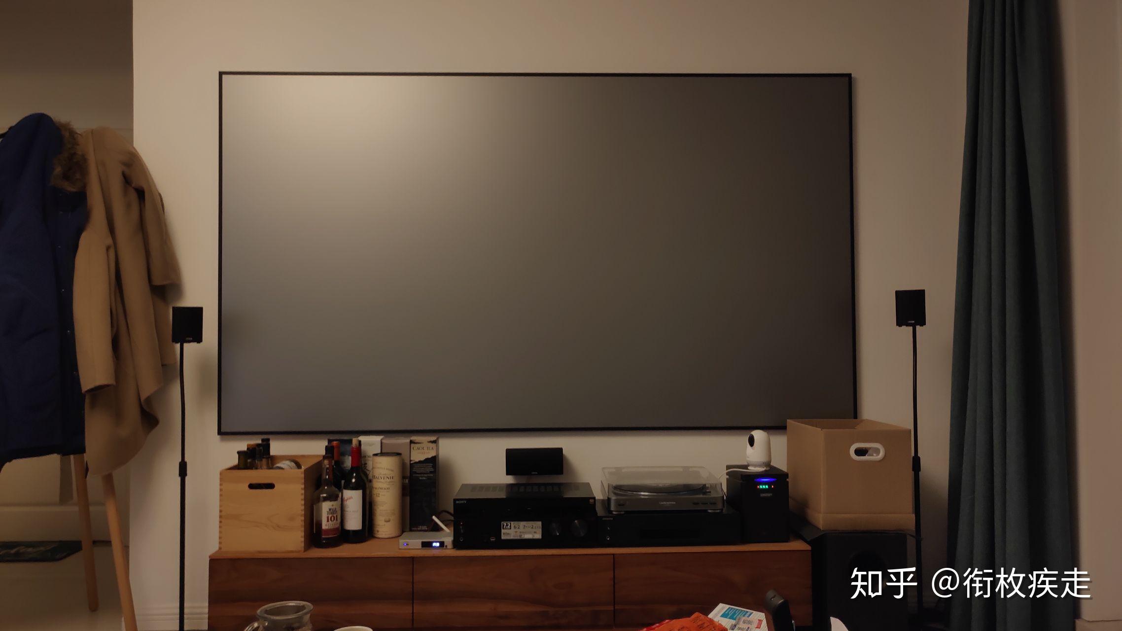 家庭影院是装幕布好还是电视比较好？ - 知乎