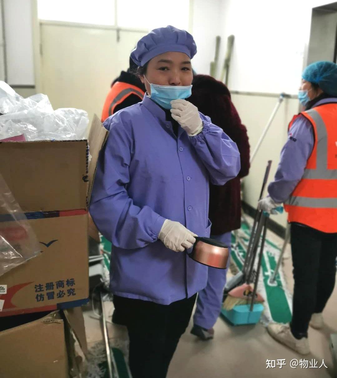 索克物业英雄索克巾帼展风采铿锵玫瑰绽芳华索克汴京商务项目保洁员崔