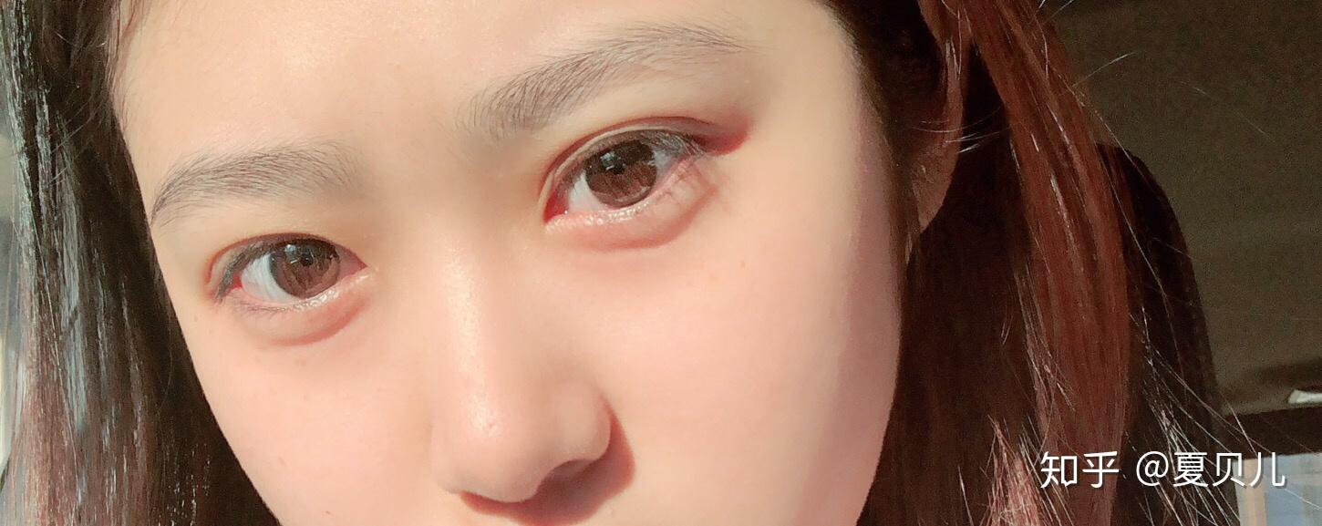 眼睛自带眼线和眼影是什么体验?