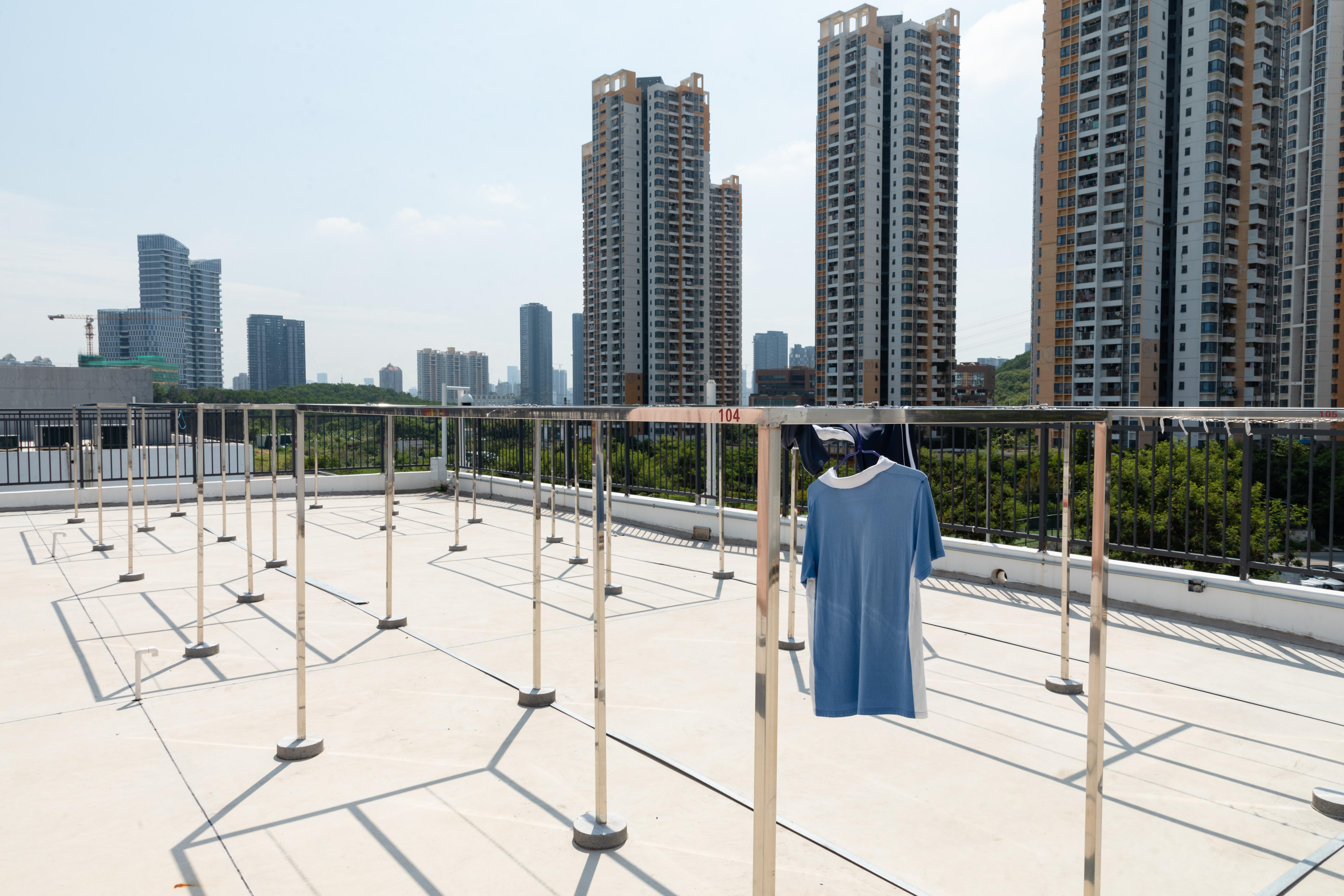 宿舍天台晾衣架洗衣房●02  浴室&宿舍硬件设施宿舍单间是没有独立