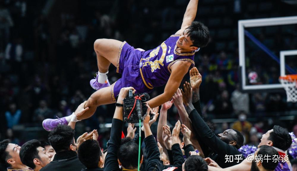 为了成为cba球员放弃了400万年薪这个网红球员另有目的