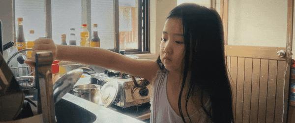 《左撇子女孩》烂番茄99%，这部新人导演作品口碑爆了！