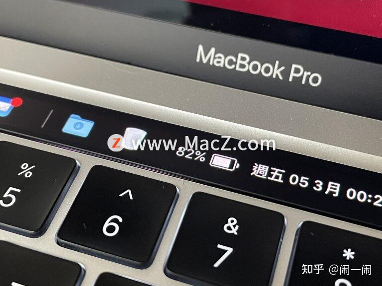 工具列上的app 都顯示到touch bar 上,這樣就可以隱藏dock,讓屏幕的