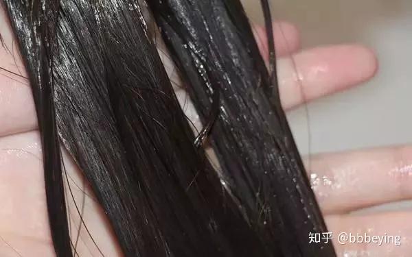 怎样能让头发不容易干枯 v2-2600fd892e93c148c2de77077180cdbe_r.jpg
