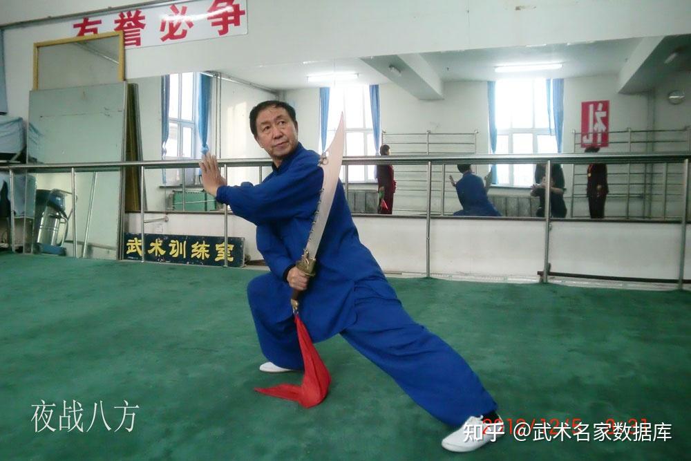 凤尾刀;三只狼牙连环鬼头刀;六路花枪;双头枪;青龙剑;行一棍;飞虎棍