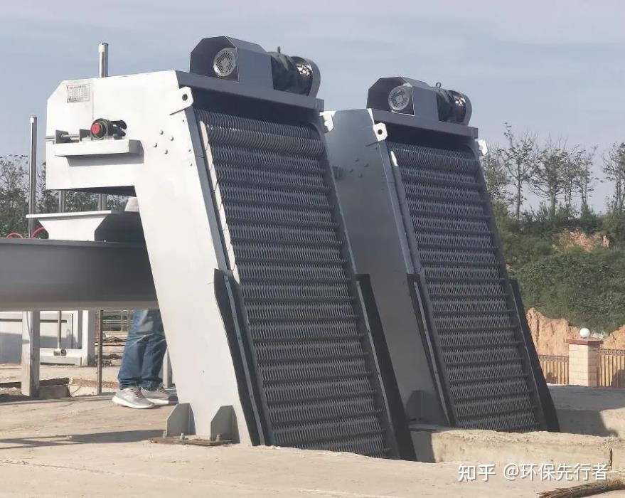 不锈钢机械格栅除污机,回转格栅机技术选型资料 - 知乎