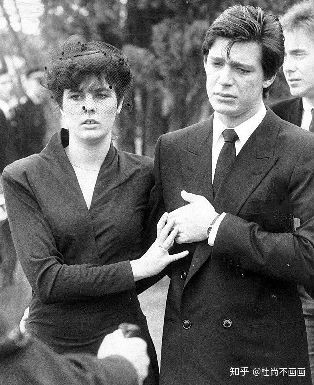 白屋农场谋杀案不幸的家庭各有各的不幸