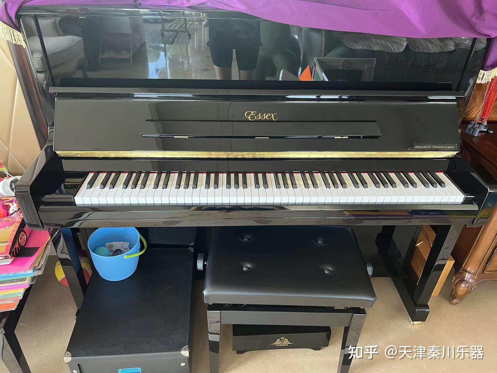 家用施坦威艾塞克斯钢琴123e,买到家一直没弹,新买的没多久全家去杭州