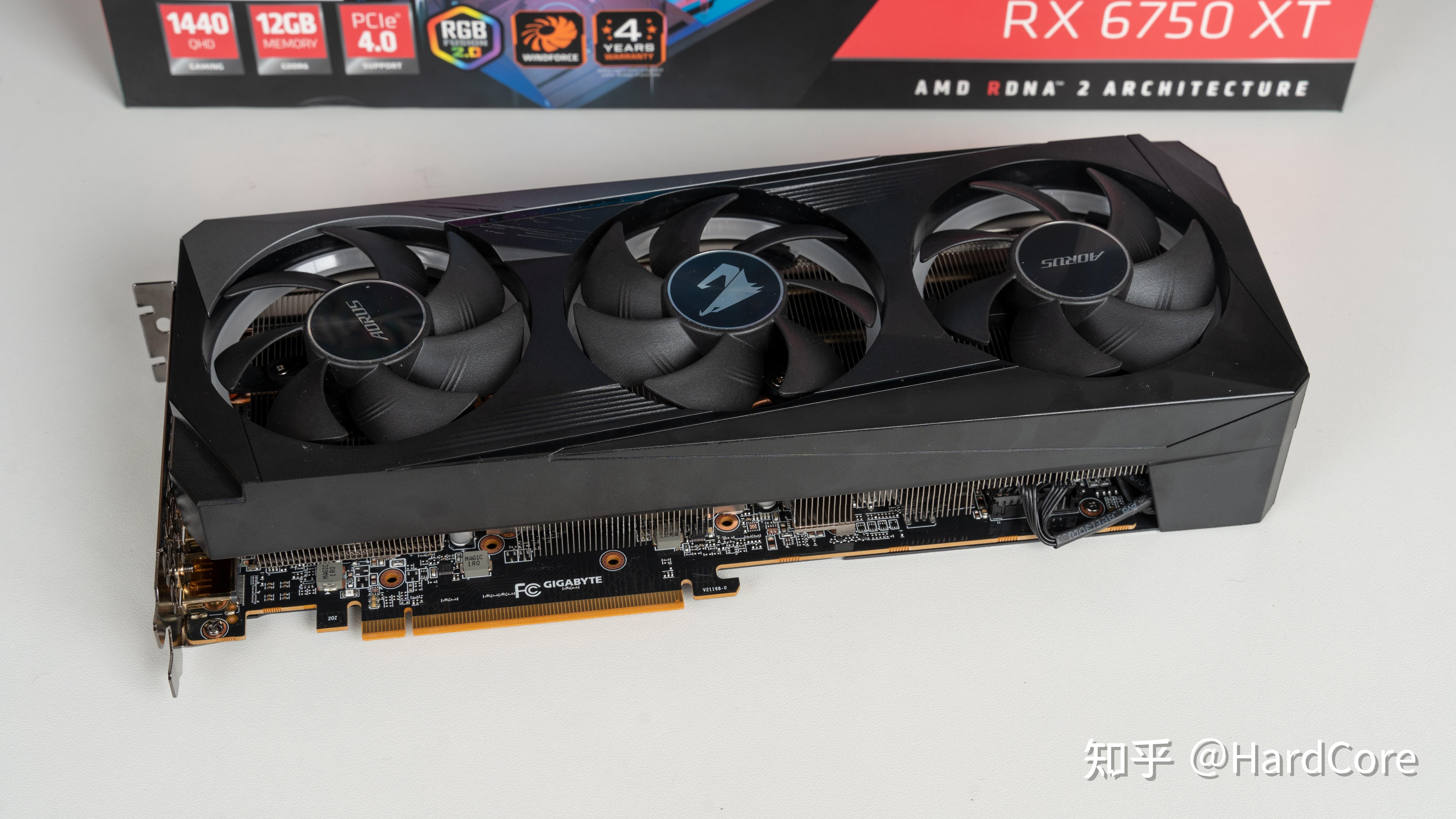 技嘉aorusrx6750xt小雕elite12g评测集颜值和性能于一身的中高端显卡