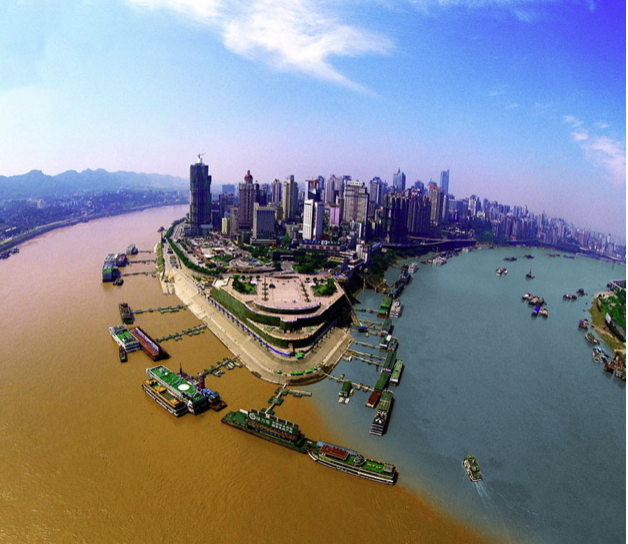 觉得重庆这个城市非常城市承载着很多东西,一些说不上来的情愫和味道.