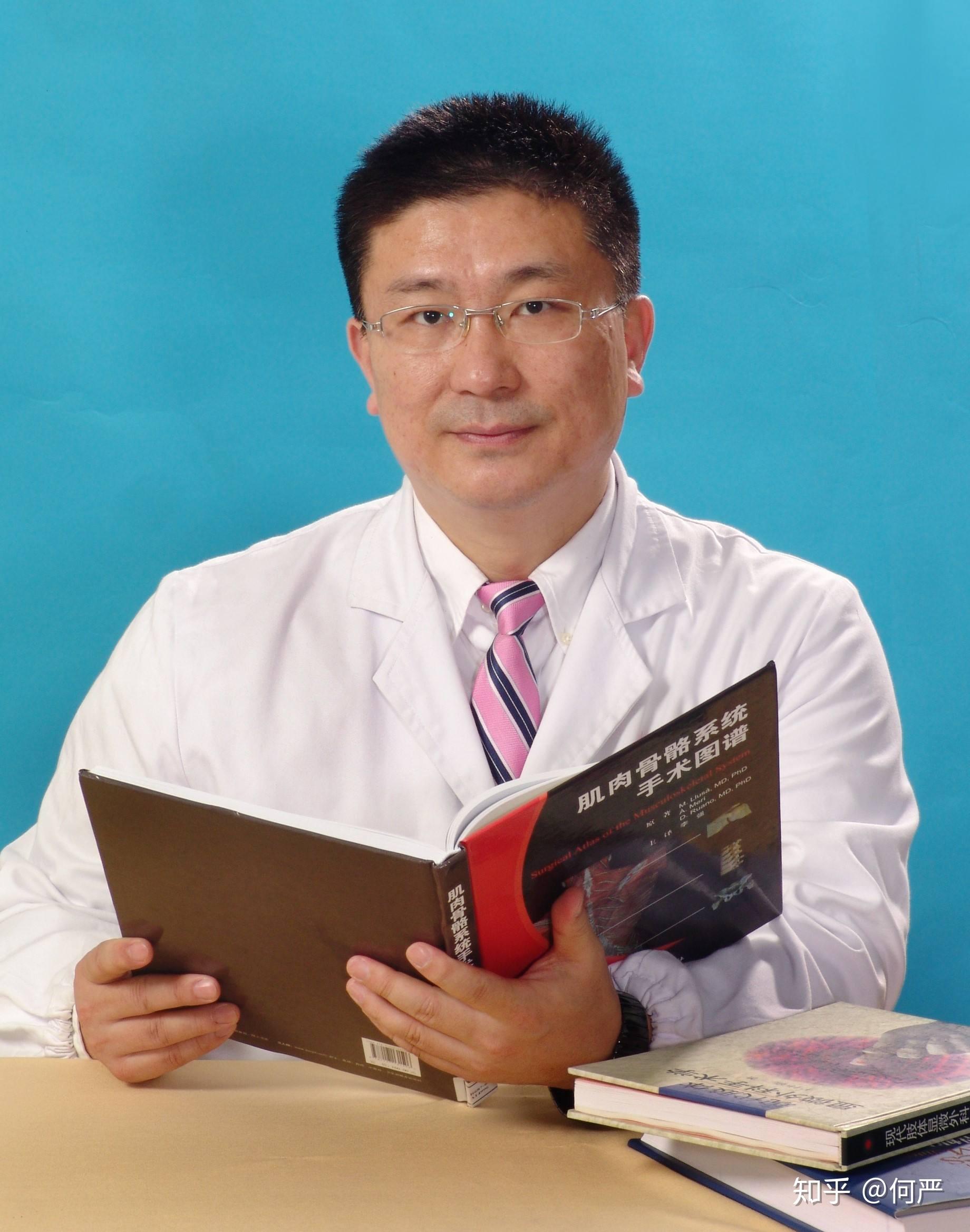 刘万军,主任医师,医学博士,研究生导师.