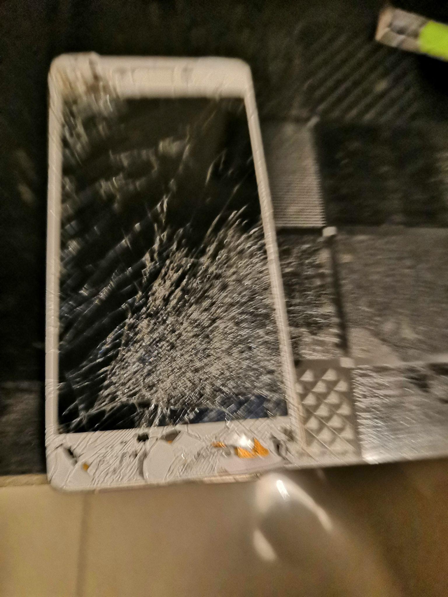 14岁的喜欢手机故意摔坏怎么有效沟通有没有人知道