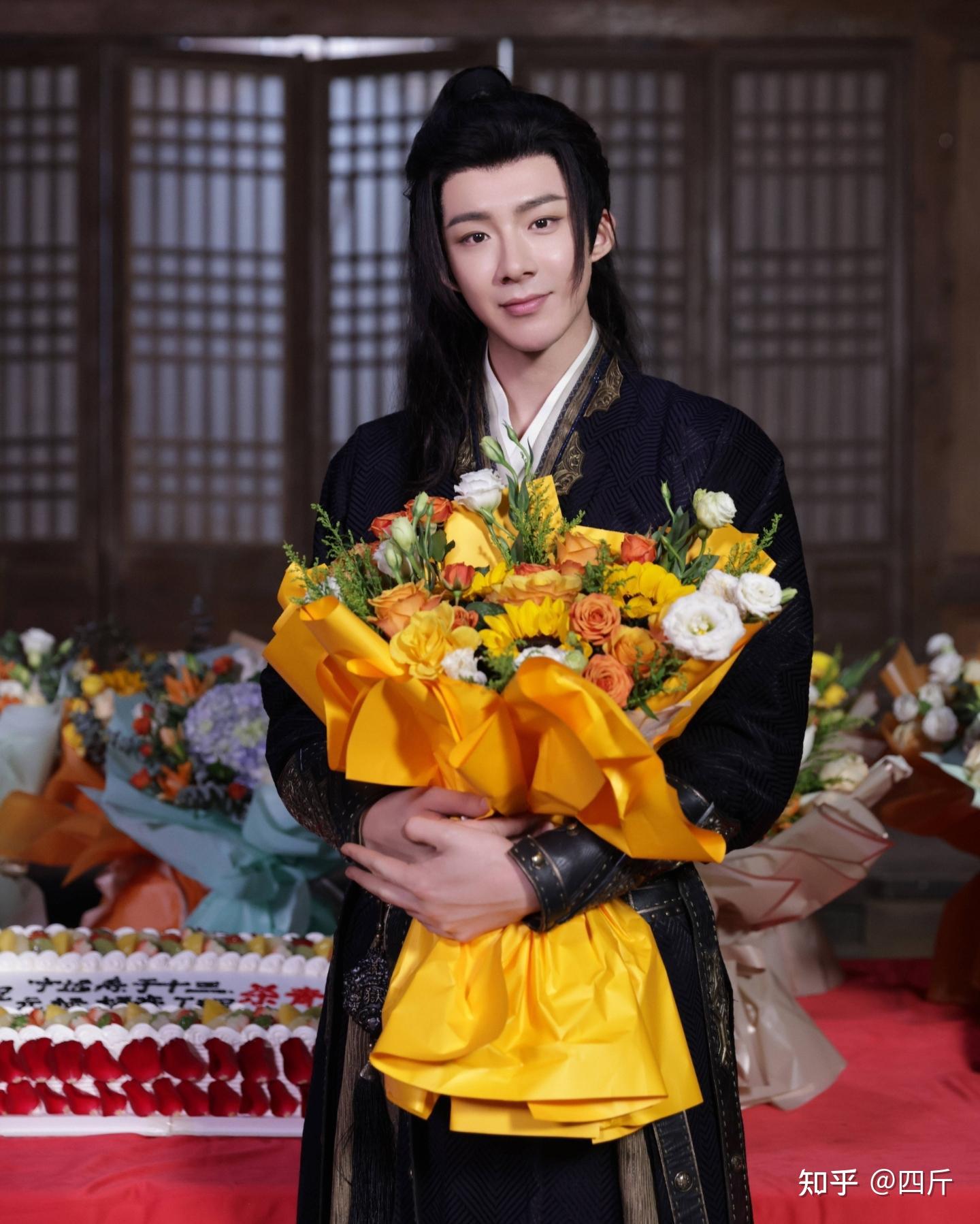大瓜!曝刘宇宁结婚生子,离异后女方带女子,前妻生活照片被公开 - 知乎