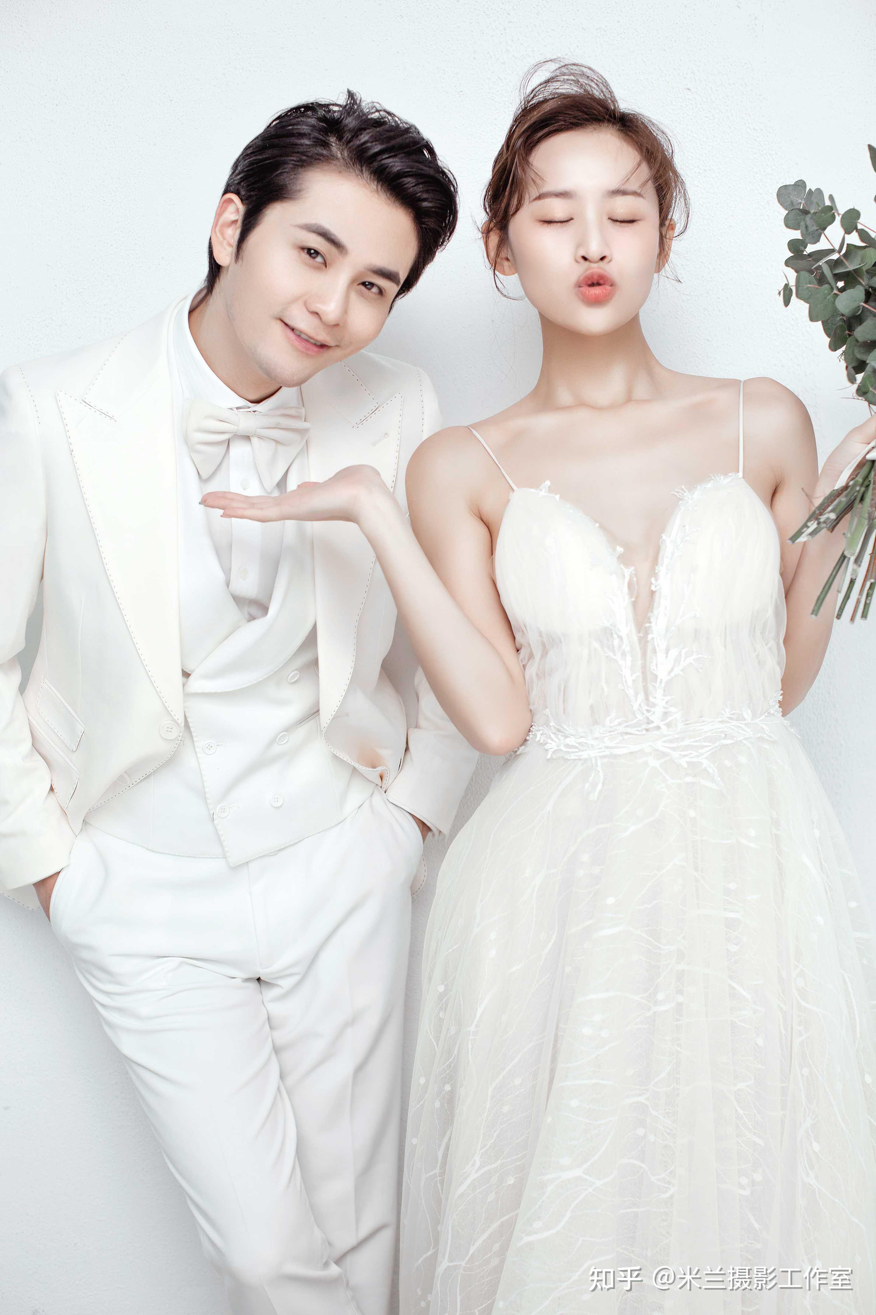 如今的年轻夫妻还会把婚纱照挂在家里吗?