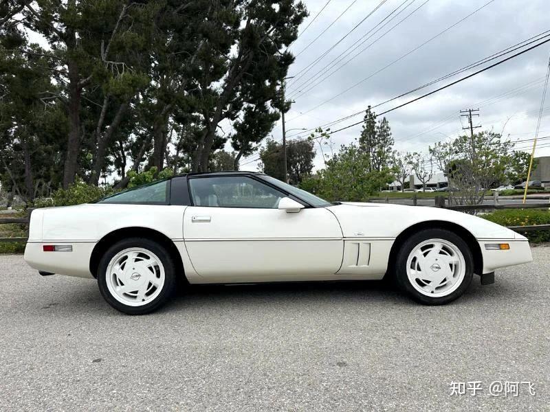 限量发售仅行驶51公里,1988年雪佛兰科尔维特c4 35周年纪念版
