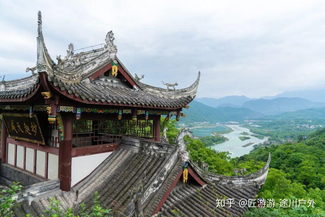 全球最美高铁线!一路连接青甘川,霸占中国95%的美景