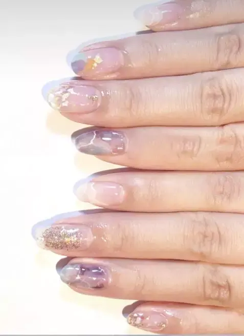 这里可能是最全的新年美甲集合了-新年美甲图片2021简单大方红色衣服