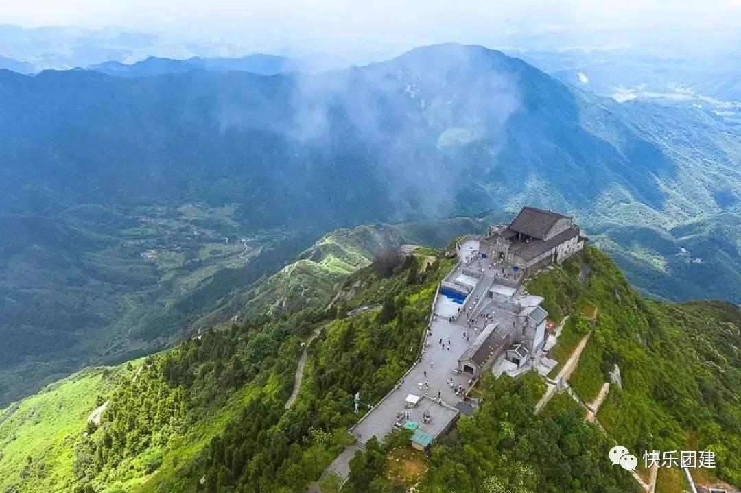 层峦叠嶂,气势磅礴衡山,五岳之一,位于湖南衡阳南岳区,海拔1300