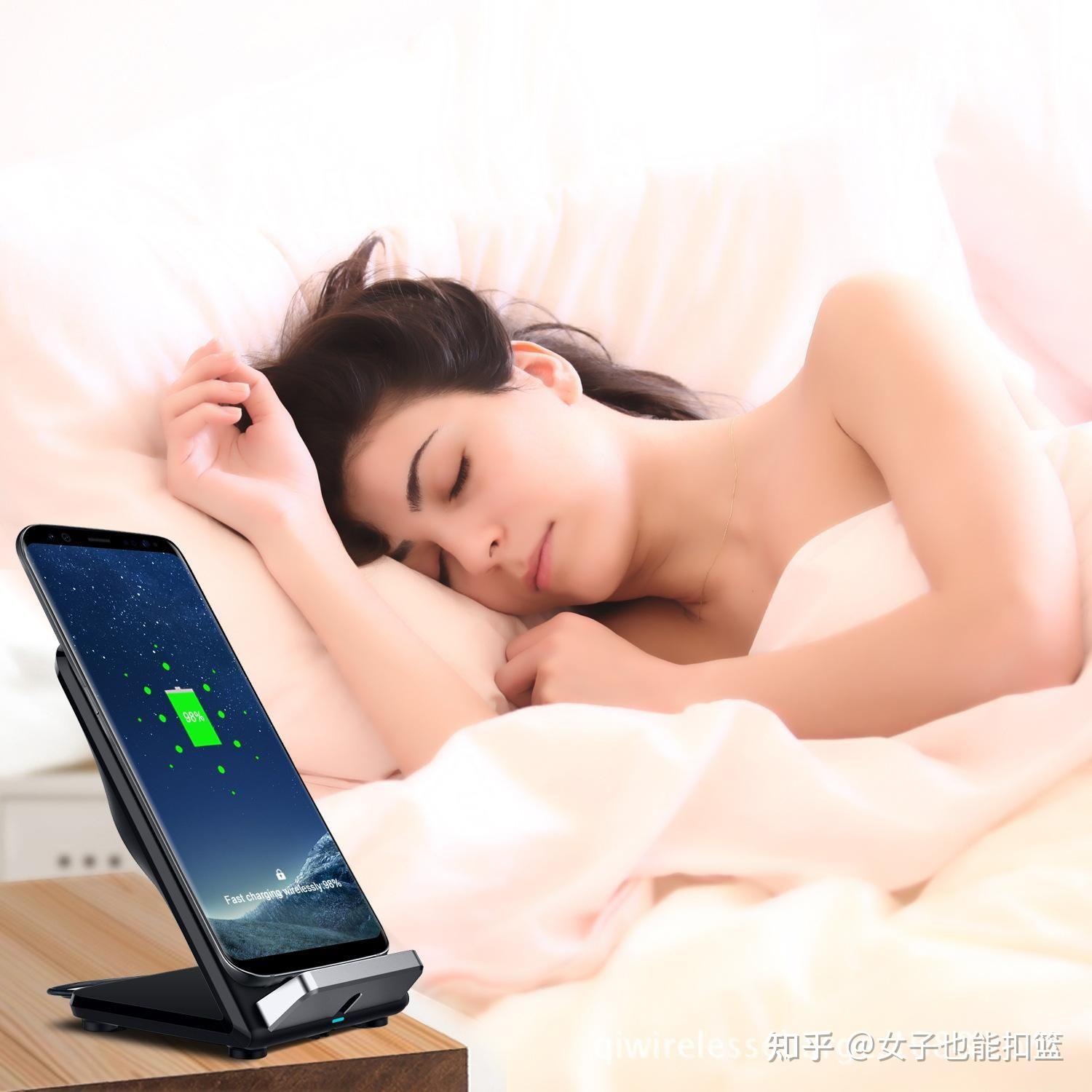 15,边睡觉,边将手机放身边充电,引发肥胖
