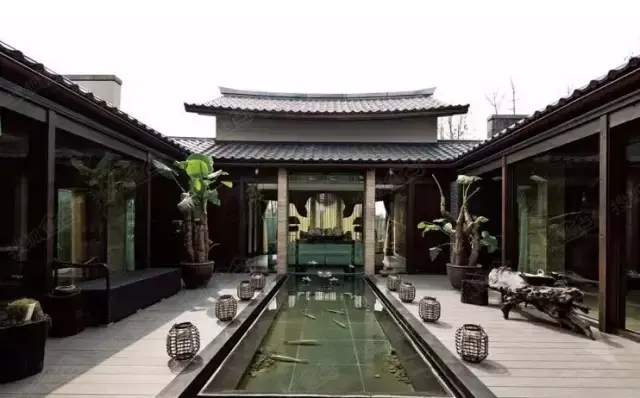 中国会馆采用的平层大院落,事实上也只能在金堂才可以完成,如果同样的