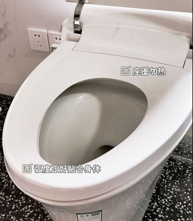 (kohler白京东整体马桶设计很简洁,背面还是垂直贴墙面的,不留死角