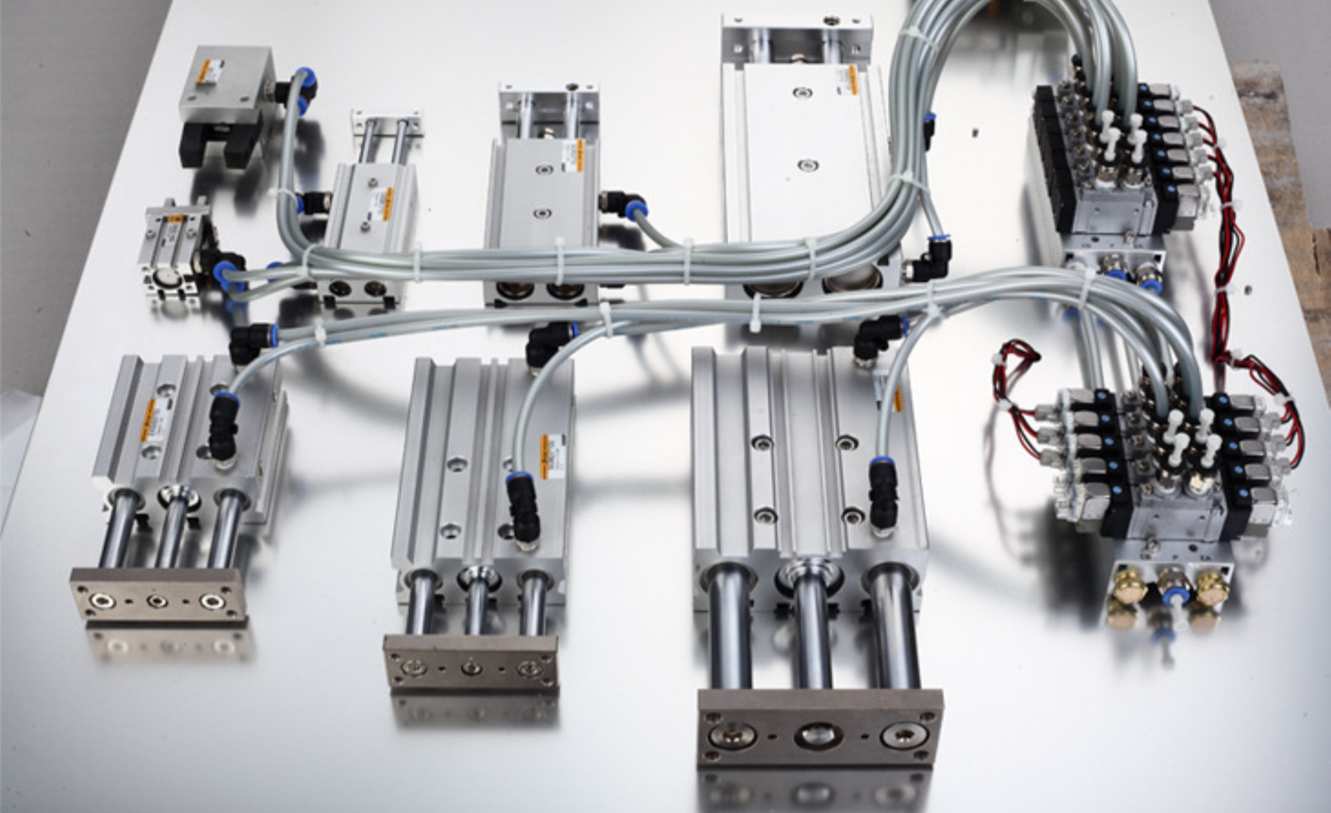 气缸速度慢怎么加快?