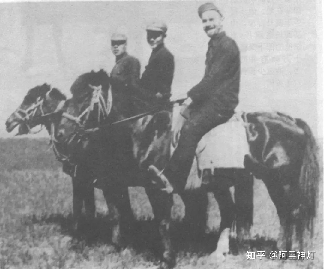 陪同斯诺西行漫记的傅锦魁是谁