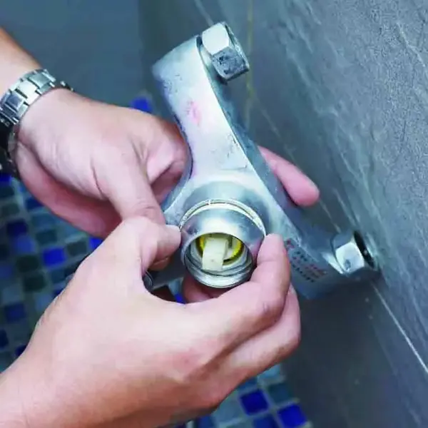 卫生间维修干货∣水龙头滴水花洒流水老司机教你diy好方法