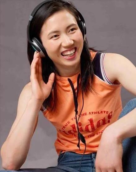 "炮姐"周苏红,照顾瘫痪丈夫5年,为何突然改嫁大10岁富豪?