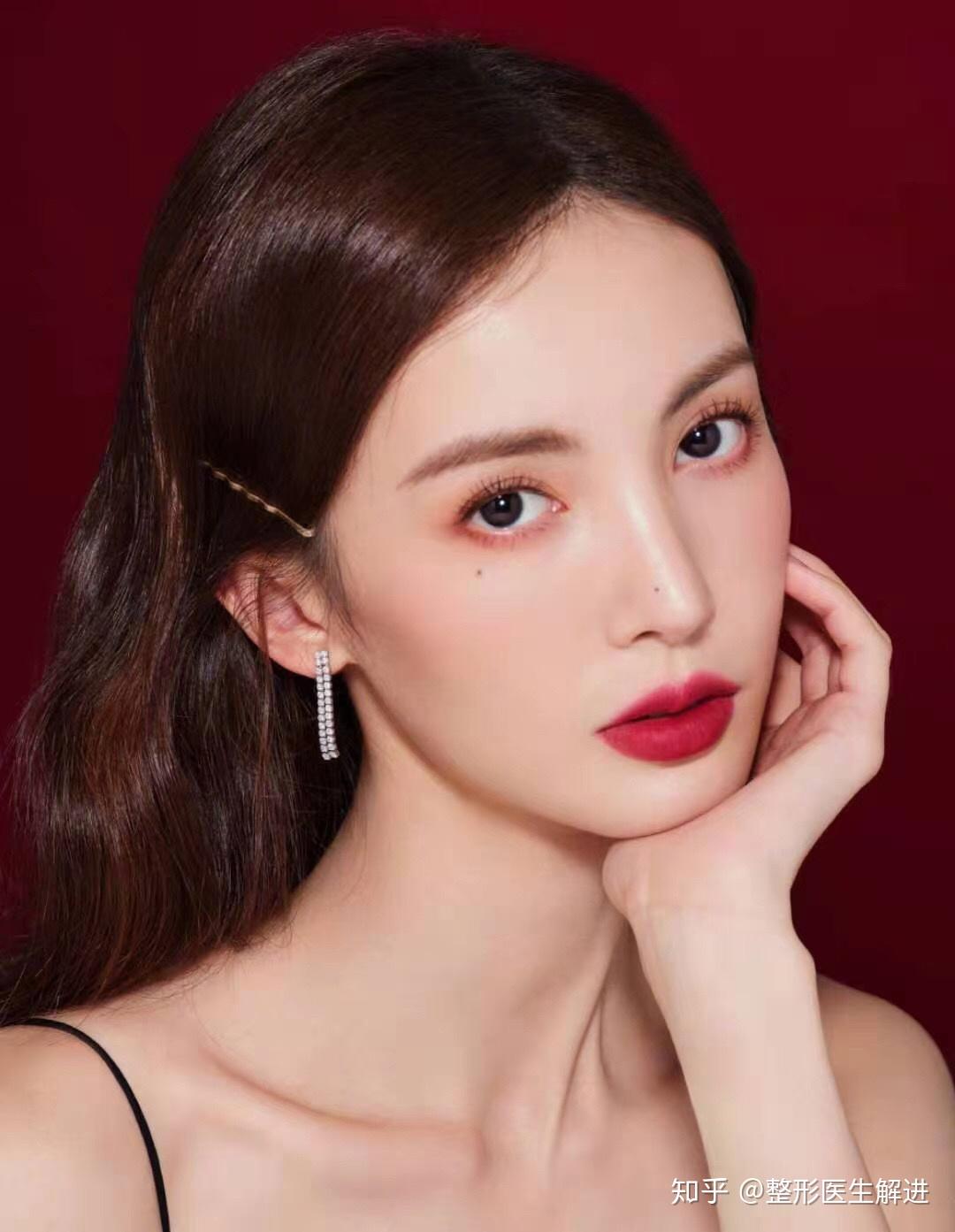 金晨的开扇双眼皮为何这么好看